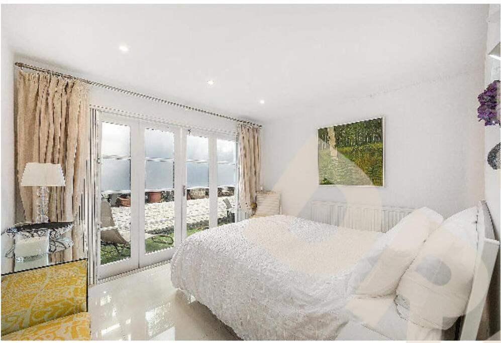 Earls Court Spacious Apartment Лондон Екстер'єр фото